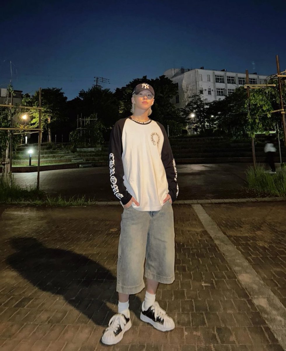 sooncheekies's tweet photo. do u think he ever buys shoes smaller than the size of his head https://t.co/XtvdrnKMl2