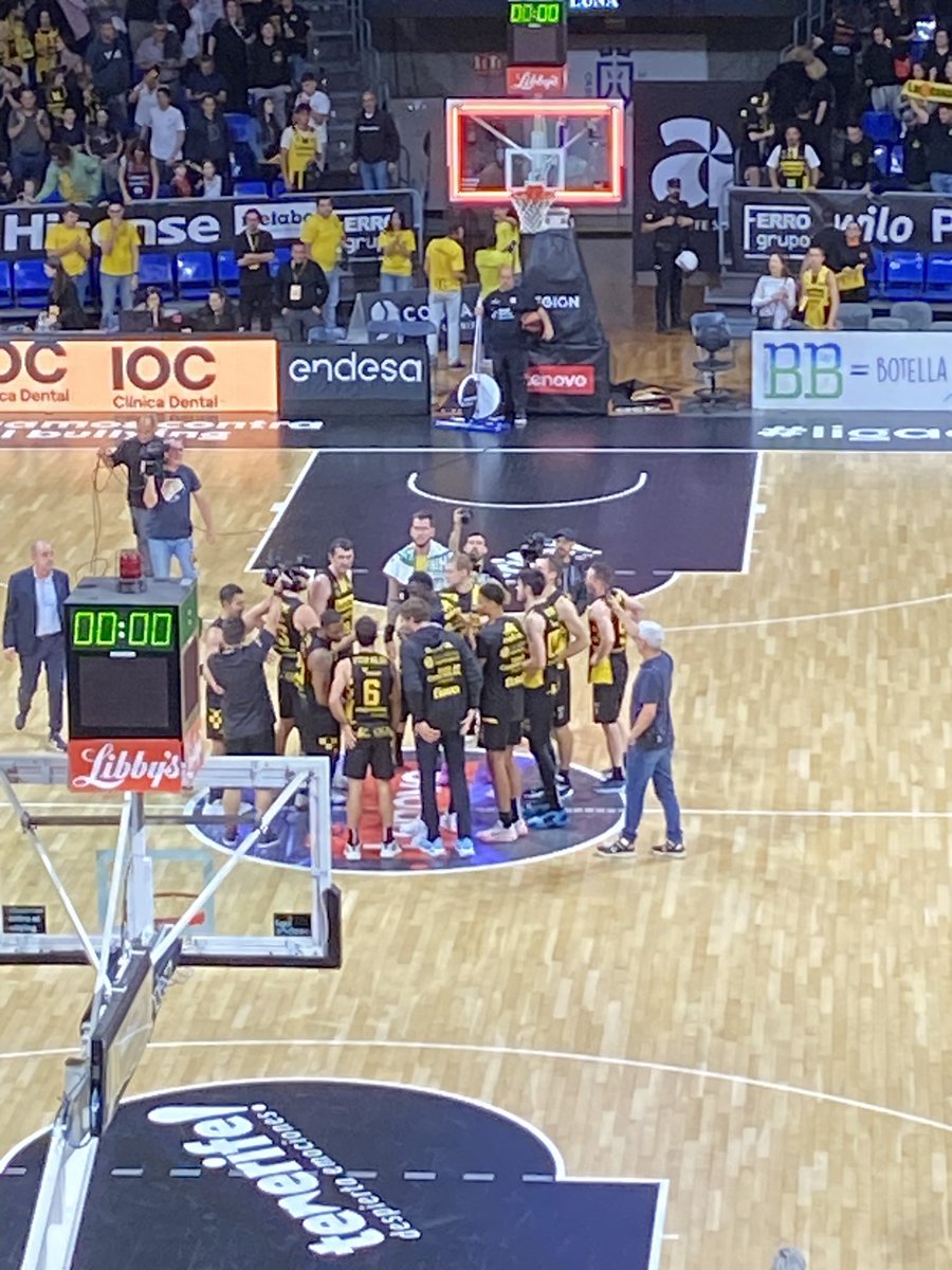 TodoGolesRadio's tweet image. ¿Quieres estar animando al @CB1939Canarias en su partido de 1/4 de final ante el @FCBbasket?. Sorteamos ENTRADAS DOBLES. Sigue nuestra cuenta y retuitea aquí