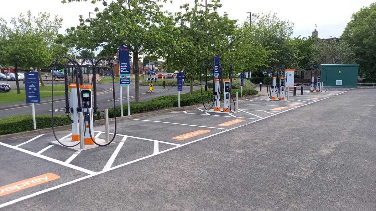 Some hubs hit different and we have energised the Osprey Charging Hub in the shadow of the stadium of my beloved <a href="/LaticsOfficial/">Wigan Athletic</a> on Anjou Boulevard

Now you too can join me in staring lovingly at the stadium whilst taking on some electrons...or grab a Taco Bell I guess 🤷‍♂️