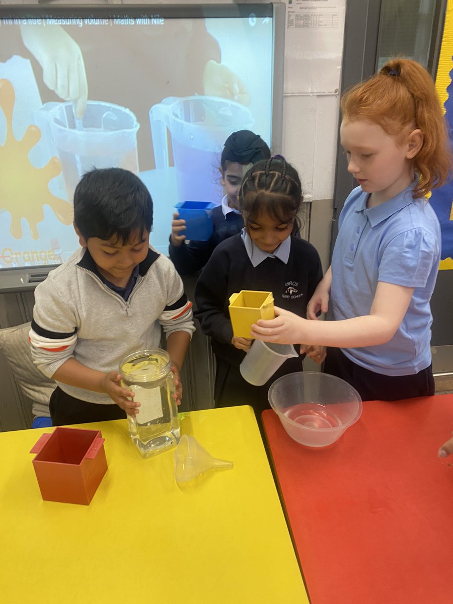 MrsMcLeanIPS's tweet photo. Measuring! We consolidated what we have learned about capacity, mass and length through some exploration this morning 📏 ⚖️ 💧 https://t.co/YoyxXHIv92