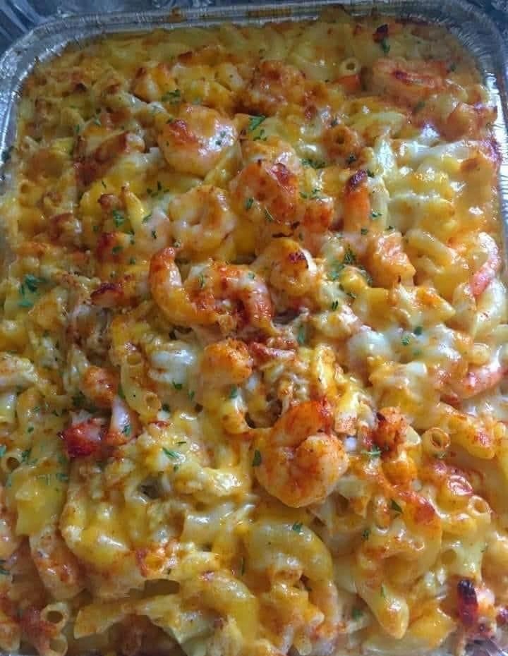 Shrimp 🍤  Mac and Cheese 🧀 homecookingvsfastfood.com 
#homecooking #homecookingvsfastfood #food #fastfood #foodie #yum #myfood #foodpics