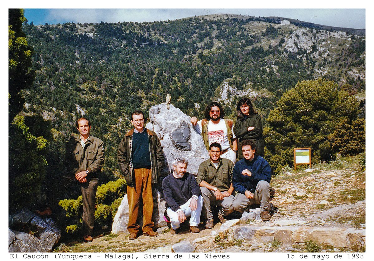 “No rehuyáis nunca el contacto con el monte; acudid a él llenos de curiosidad y de espíritu de observación, dispuestos a verle y a sentirle, apreciando todos los detalles de su momento vital”. Luis Ceballos. (El Caucón, durante un estudio sobre la salud de los pinsapares, 1998)