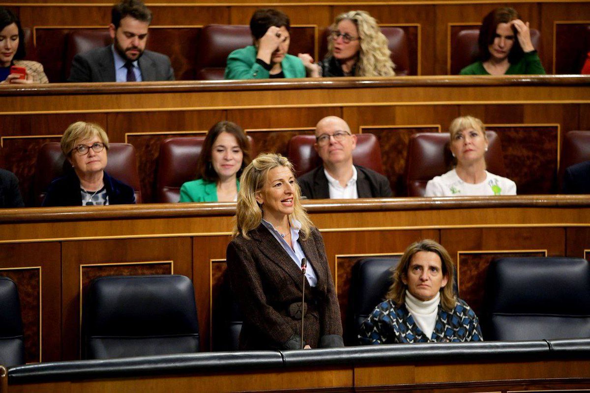 🎥 En unos minutos la vicepresidenta segunda y ministra de Trabajo, @Yolanda_Diaz_, responde a una pregunta en la Sesión de Control en el @Congreso_Es. 🔴 Se puede seguir en directo: youtube.com/watch?v=vWc4WI…