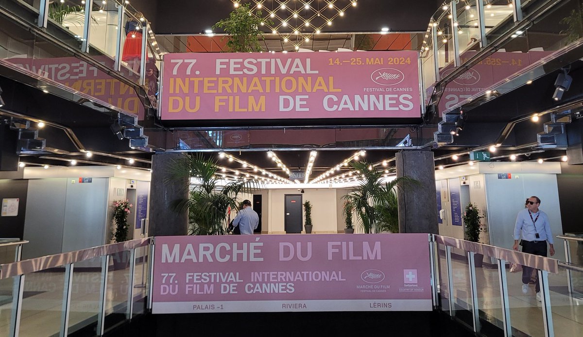 ChDouard's tweet photo. Cette semaine je suis au #festivaldecannes 🎬 avec @lucile_danjou. Suivez-nous pour plus d'actu ! https://t.co/7Y0ahSH6oZ