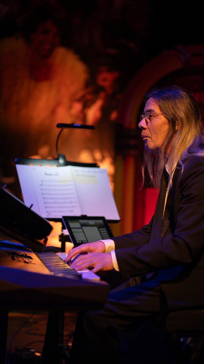 Owenmoneypanto's tweet image. Day 5️⃣ of @owenmoneycomic Jukebox Heroes 4th &amp;amp; Final Tour #meettheband ... our Musical Director &amp;amp; on Keys 🎹 Ian Kimber ... has been the MD for Owen Money's shows including Pantomime for the last 15 years he won a scholarship to Chethams School Of Music in Manchester aged 10🎓