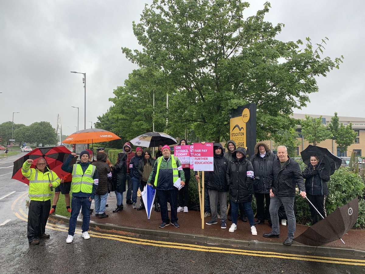 UCUNorthern's tweet image. Grant Glendinning, CEO Education Training Collective:
“There will be no further increase on the 2022/23 award and we will not continue to engage in discussions on increasing the payment already made to staff for 2023/34. We ask UCU to call off the upcoming strikes”

Our members👇