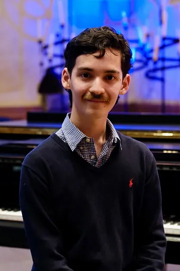 Congratulations to RCM student Ryan Collis, who has won the 2024 NCEM Young Composers Award👏 Ryan's work 'Lux Divinae' will be premiered by @TallisScholars at Saffron Hall in October, and later broadcast on @BBCRadio3's Early Music Show. Read more: youngcomposersaward.co.uk