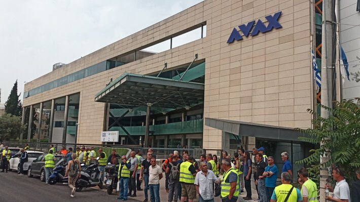 Important step forward 3rd day of #strike of workers in the Construction of #Athens Metro (AVAX Co) breaks the refusals of the Company which accepts to enter Collective Bargaining Discussions The strike continues tomorrow for 4th day