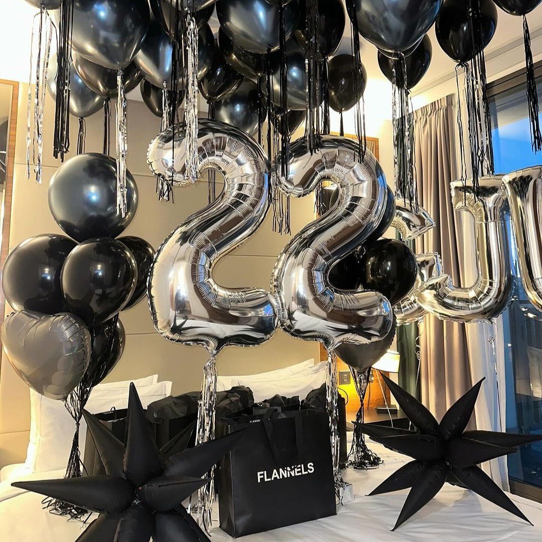 How beautiful is this set up? 

We love when you choose to celebrate with us. Drop us a message and we’ll help with any requests for your special day!🥂🎈