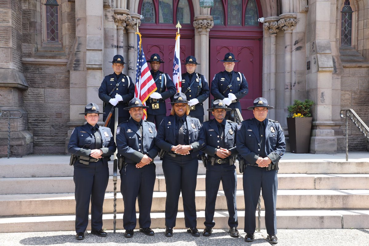 Yesterday @CBP staff from the Port of NY/Newark joined law enforcement partners from across NJ to commemorate the sacrifice & service of police officers at the 24th Annual Archdiocese of Paterson Law Enforcement Liturgy. #CBPNYNWK #BlueMass