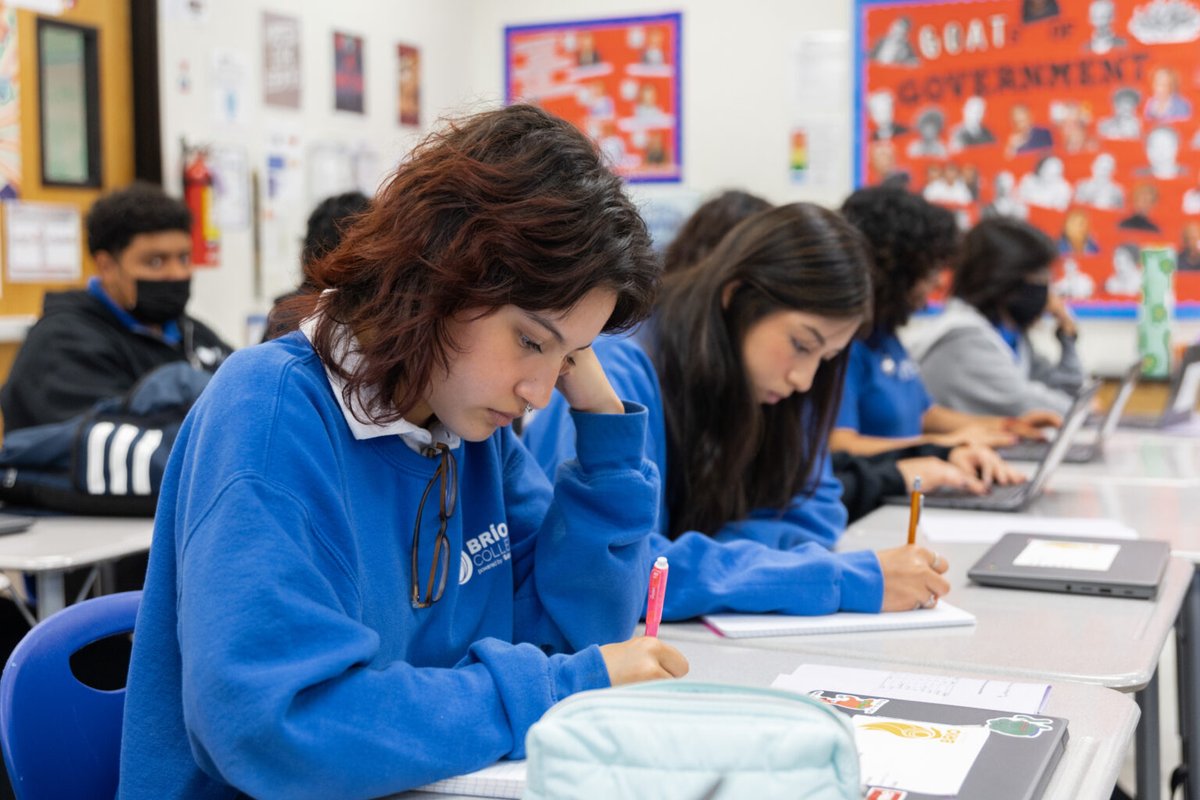As more multilingual learners join school communities, they must have personalized systems of support from educators who value their assets and linguistic identities.  Here's how a high school network in California prioritized that support: ow.ly/MOY550RG12I 

#MLAdvocacy