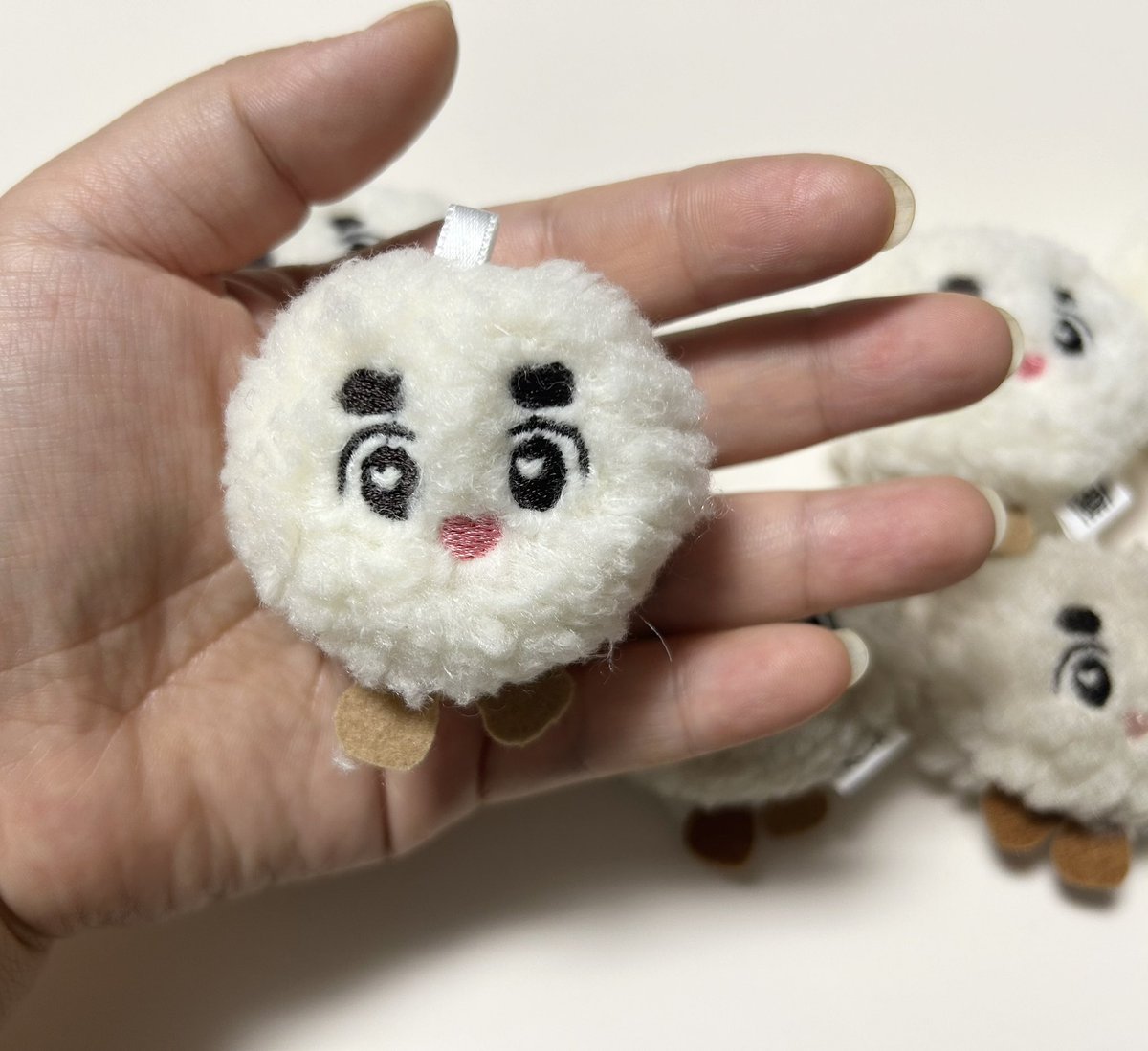 #RT이벤트
중요한 공지인데 혹시 못보실까봐 rt이벤트 합니다.

4명추첨 됴팝콘,꼬질이 각 1개씩 2개보내드립니다.
배송비 1800원 본인부담 

!!17일 주문건!!

*원단이 변경되었어요.
*배송이 시작되기전까지 취소 가능합니다
*됴팝콘 쌍커풀라인(쌍커풀아님;;) 사진보다 더 얇게 제작됩니다