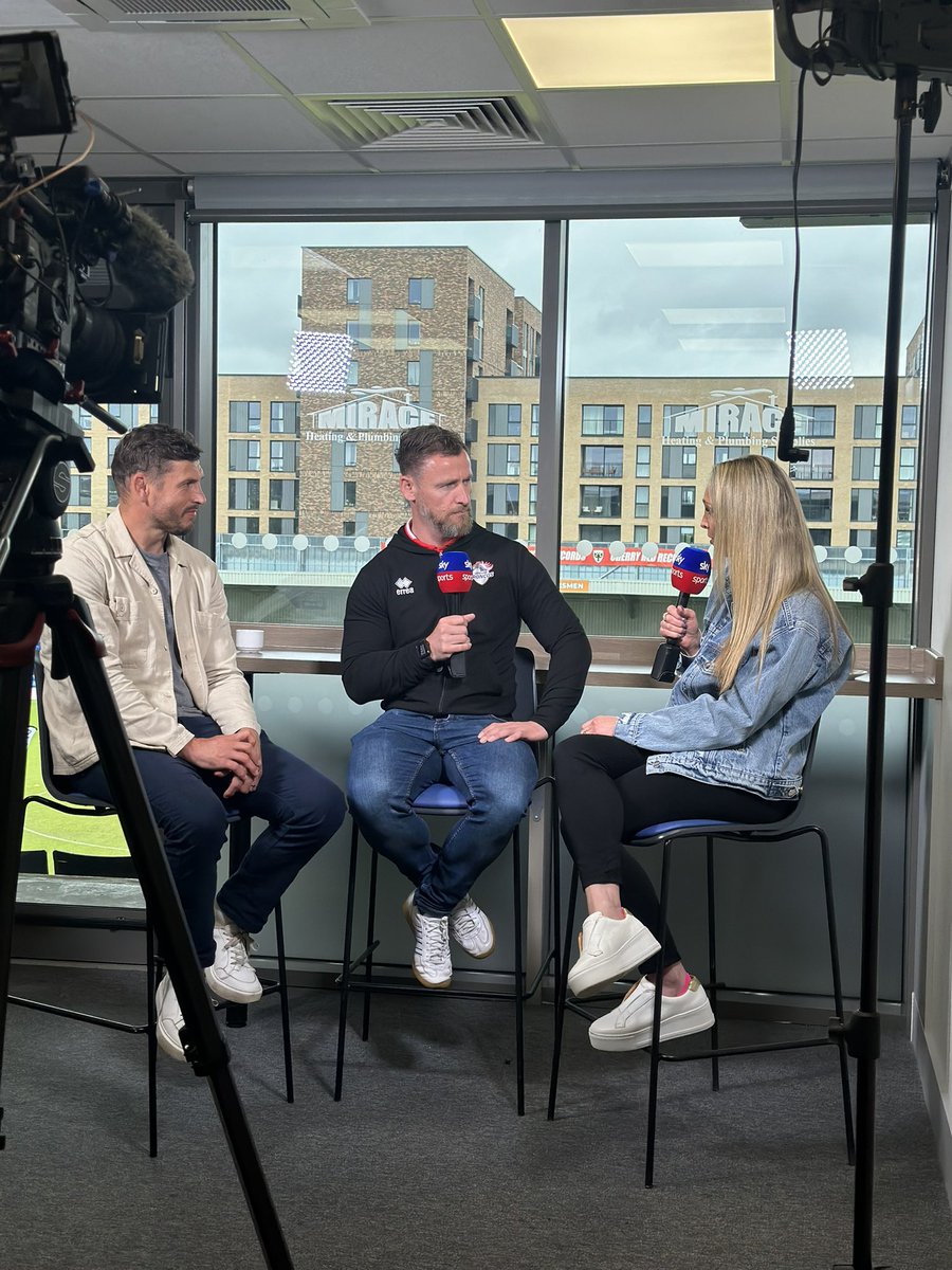 Mike Eccles with Jenna Brooks & Jon Wilkin for “The Bench” on @SkySportsRL. #WeAreLondon🏉