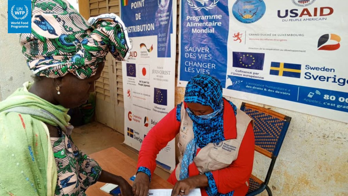 WFP_Mali's tweet image. In #Mali’s central regions, internally displaced people struggle to find enough &amp;amp; nutritious food during this pre-lean season.
Thanks to donors’ contributions, @WFP is providing life-saving assistance to 2000 #IPDs in #Dogofry &amp;amp; #Sokolo to meet their basic food &amp;amp; nutrition needs.