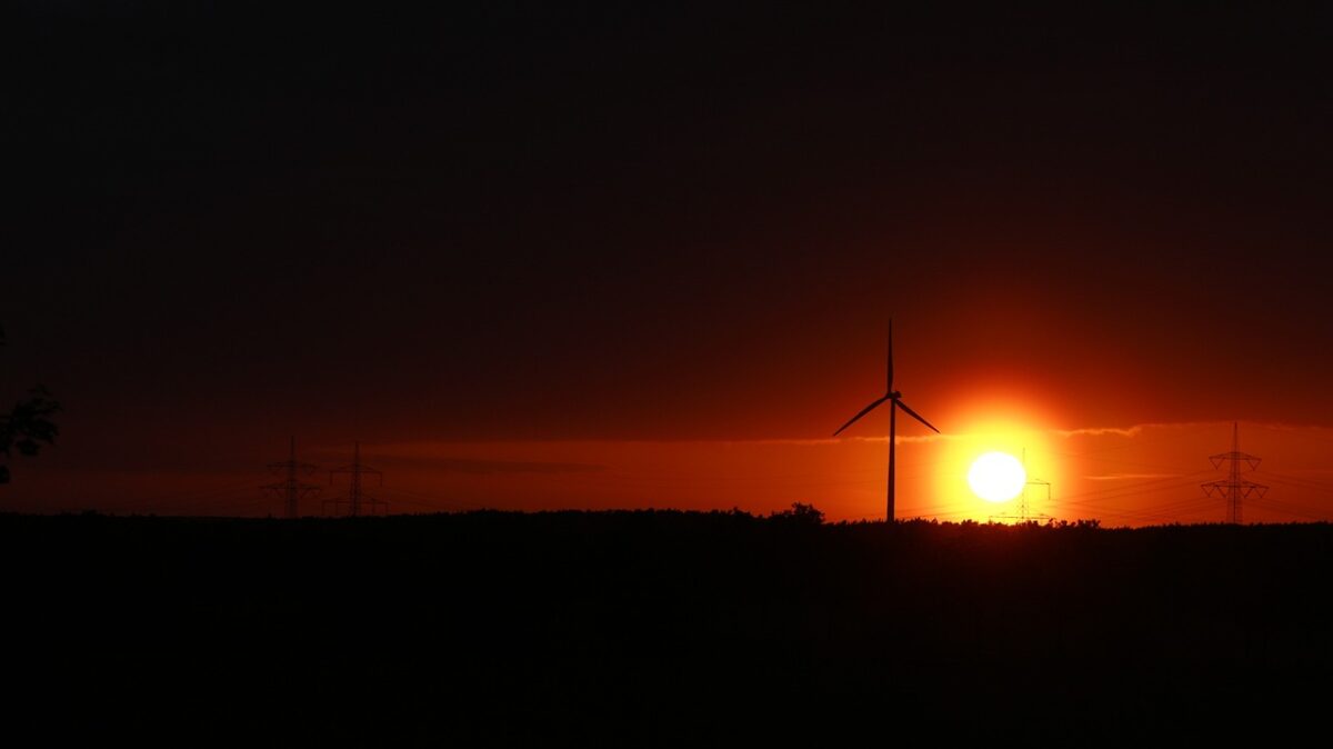 La production solaire et éolienne dépassera bientôt le nucléaire et l’hydroélectricité: Dans une nouvelle rubrique mensuelle du magazine pv, l'International Solar Energy Society (ISES) explique comment le solaire… dlvr.it/T7DxpJ #solarenergy #France #Énergierenouvelable