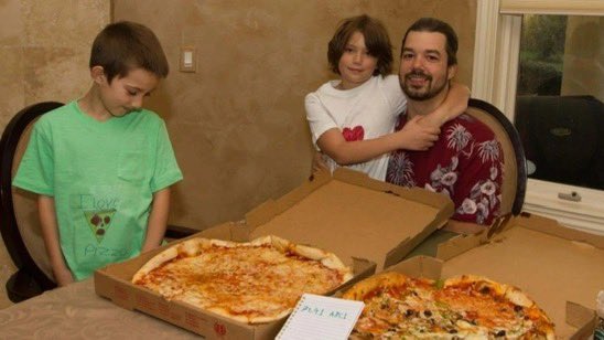Hoy hace 14 años, Laszlo Hanyecz pagó 10.000 #Bitcoin por dos pizzas de Papa Johns.

Hoy en día, 10.000 $BTC tiene un valor de más de 700.000.000 de dólares.