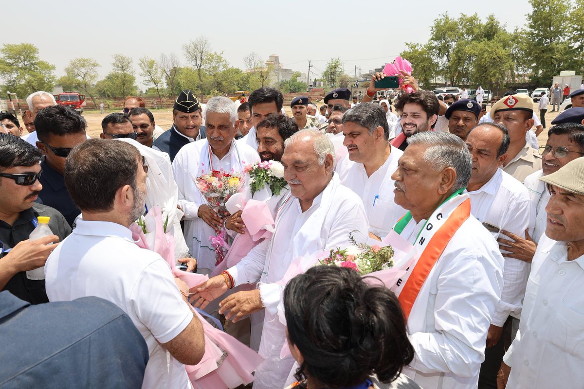 जय जवान, जय किसान और जय पहलवान के नारे को चरितार्थ करती हरियाणा की पावन धरती पर हमारे नेता श्री @RahulGandhi जी के पधारने पर पारंपरिक स्वागत किया।