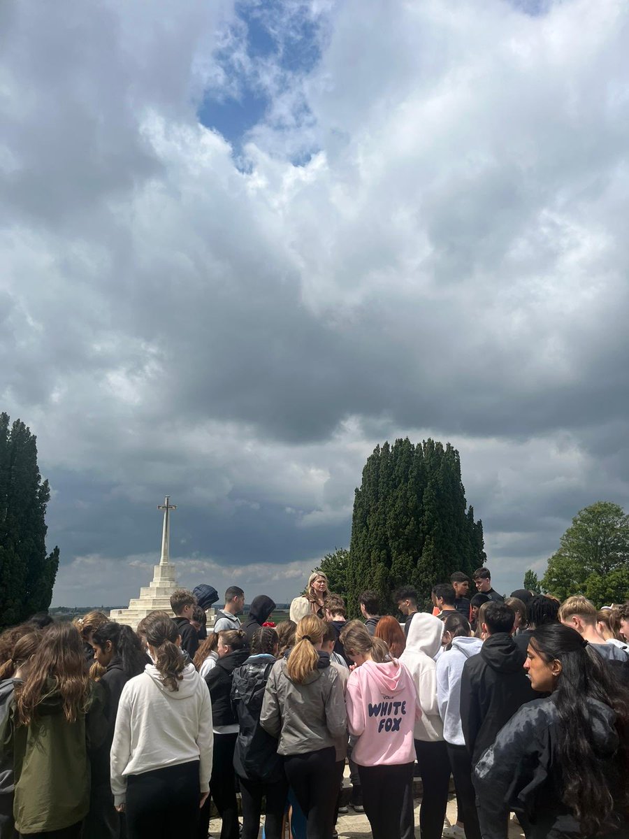 BattlefieldsRHS's tweet photo. A final emotional tribute to FP, and Victoria Cross winner, Philip Bent for Mrs Fraser today https://t.co/jpnGl8XlVN