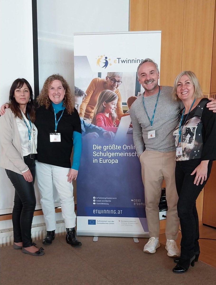 👀Entre los días 28 y 30 de abril se celebró en Salzburgo (Austria) el evento: “eTwinning and Erasmus+ projects”

🔃Se incidió en las sinergias que se establecen entre #eTwinning y #Erasmus+

🔗Lee el artículo 👉 etwinning.es/etwinning-semi…