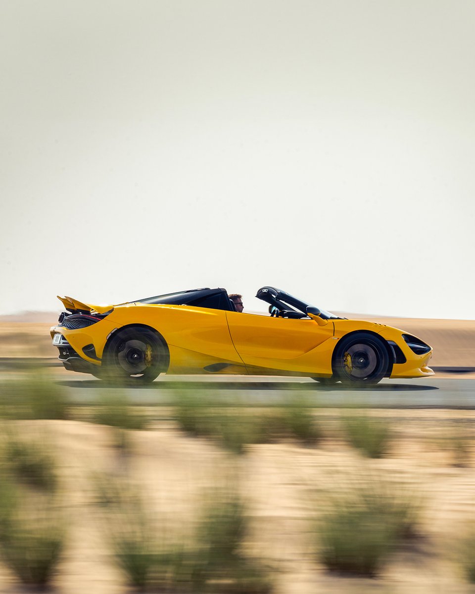 Roaring 4.0L V8 power in the desert 🐪

#McLaren750S #750S #McLaren750SSpider #750SSpider #CarsOfInstagram #McLaren #McLarenAuto #McLarenHatfield