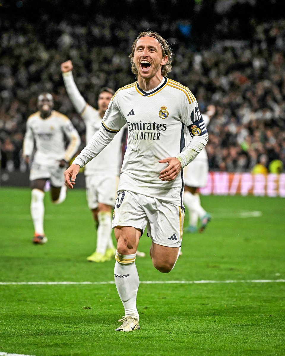 On va pouvoir profiter du football de Luka Modric une saison de plus. Je suis tellement heureux, le magicien et maestro croate va fêter ses 40 ans la saison prochaine c'est absolument fou.