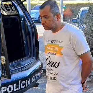 🚨Veja: l Em ato conhecido como 'Unção da sacanagem', pastor transava com fiéis para livrá-los da morte. Pastor dizia “revelações” sobre a morte de fiéis e, para salvá-los, ele deveria fazer “sete unções” nas partes íntimas dos homens e os 'abençoava' com sexo oral. Profeta