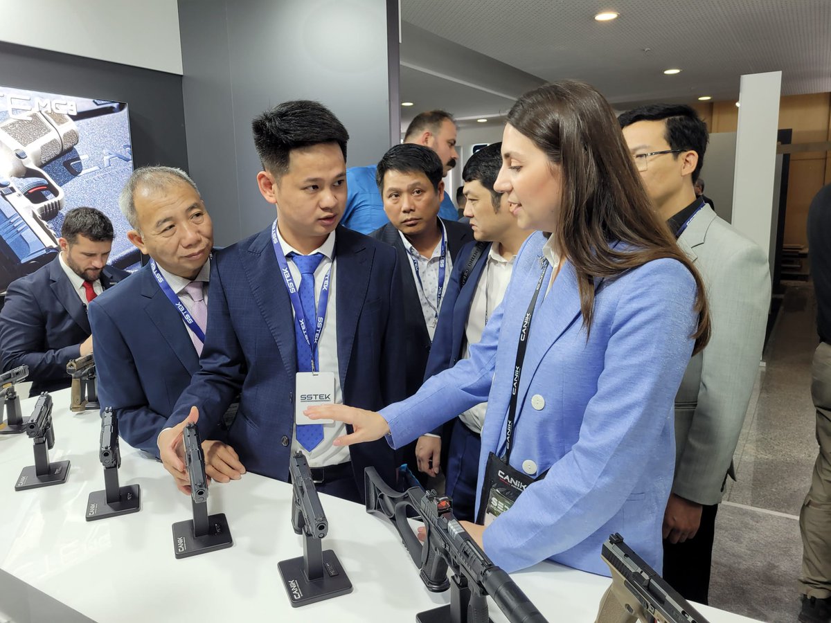 The delegation of the Ministry of Public Security of Vietnam, headed by Senior Colonel Dao Trong Son, Deputy Director General of the Institute of Science and Technology, is attending the Defence event SEDEC 2024 in Ankara.