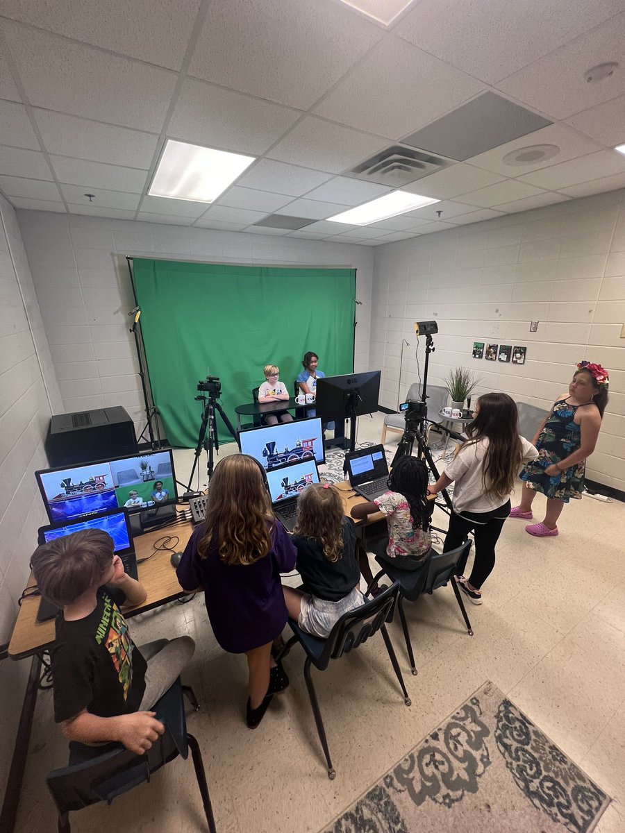 forthekiddoes's tweet photo. That’s a wrap! These @CobbAlp @KennesawElem Littles showed up every single morning to create JOY for our school. So proud of their leadership & learning. The bittersweet end of the year is sweeter…because donuts! #lovetothinkhere #makeitrelevant https://t.co/0aRPUZy1HE