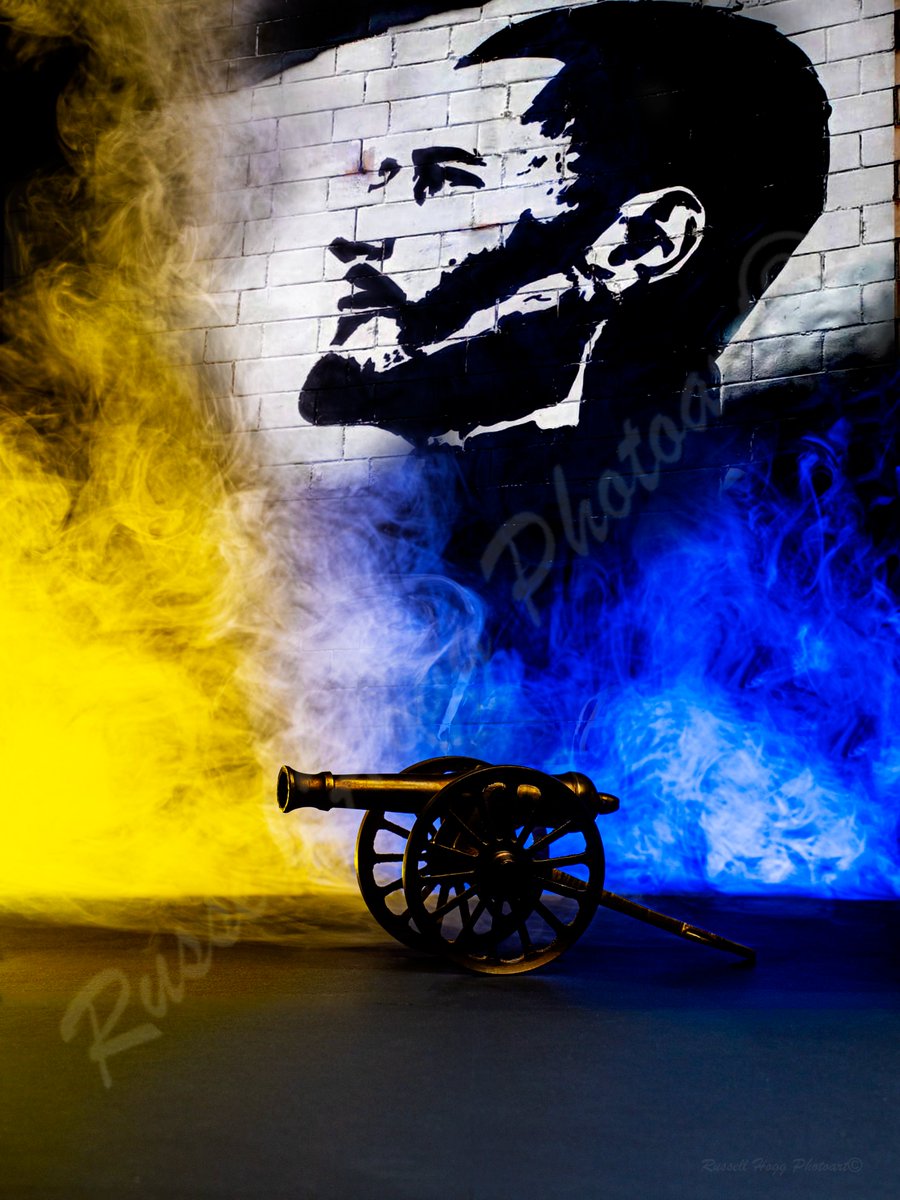 goonerruss11's tweet photo. saw @realnorthbanksy work on tollington road took some pictures with phone and merged them with my work..
top stuff our 10 out of 10 defender #arsenal #williamsaliba
#arsenalart
#yellowandblue details email russellhoggphotography@hotmail.com https://t.co/Di6UUJXpVa