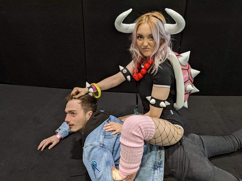bumblecookii's tweet photo. I could use some love, London Mcm this weekend, is it possible to have pre-con blues? https://t.co/a56FKun0Ww