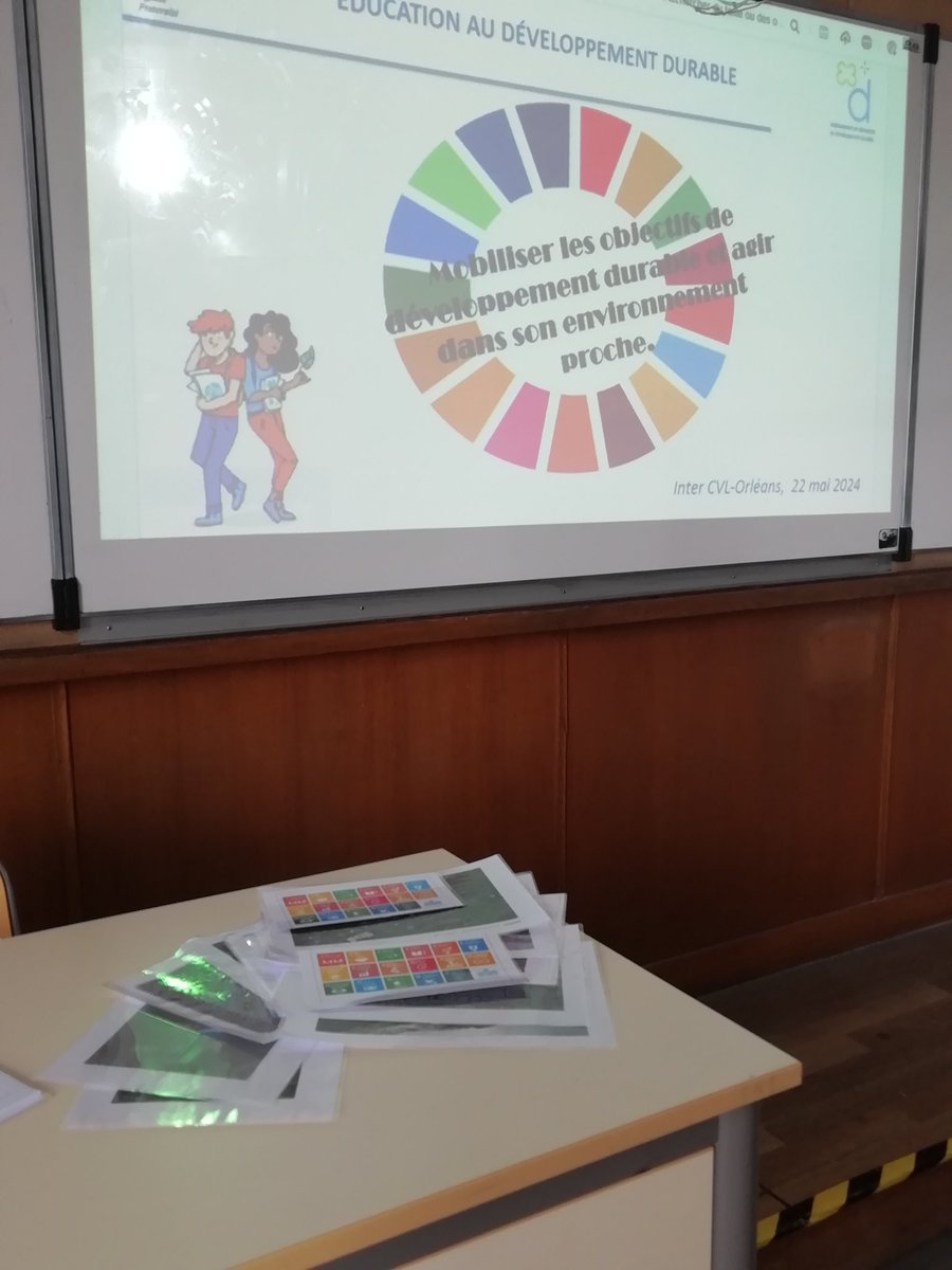 Prête pour animer un atelier #edd dans le cadre de la journée inter-CVL organisée au lycée Benjamin Franklin, en compagnie des élus du #CAVL. 😊