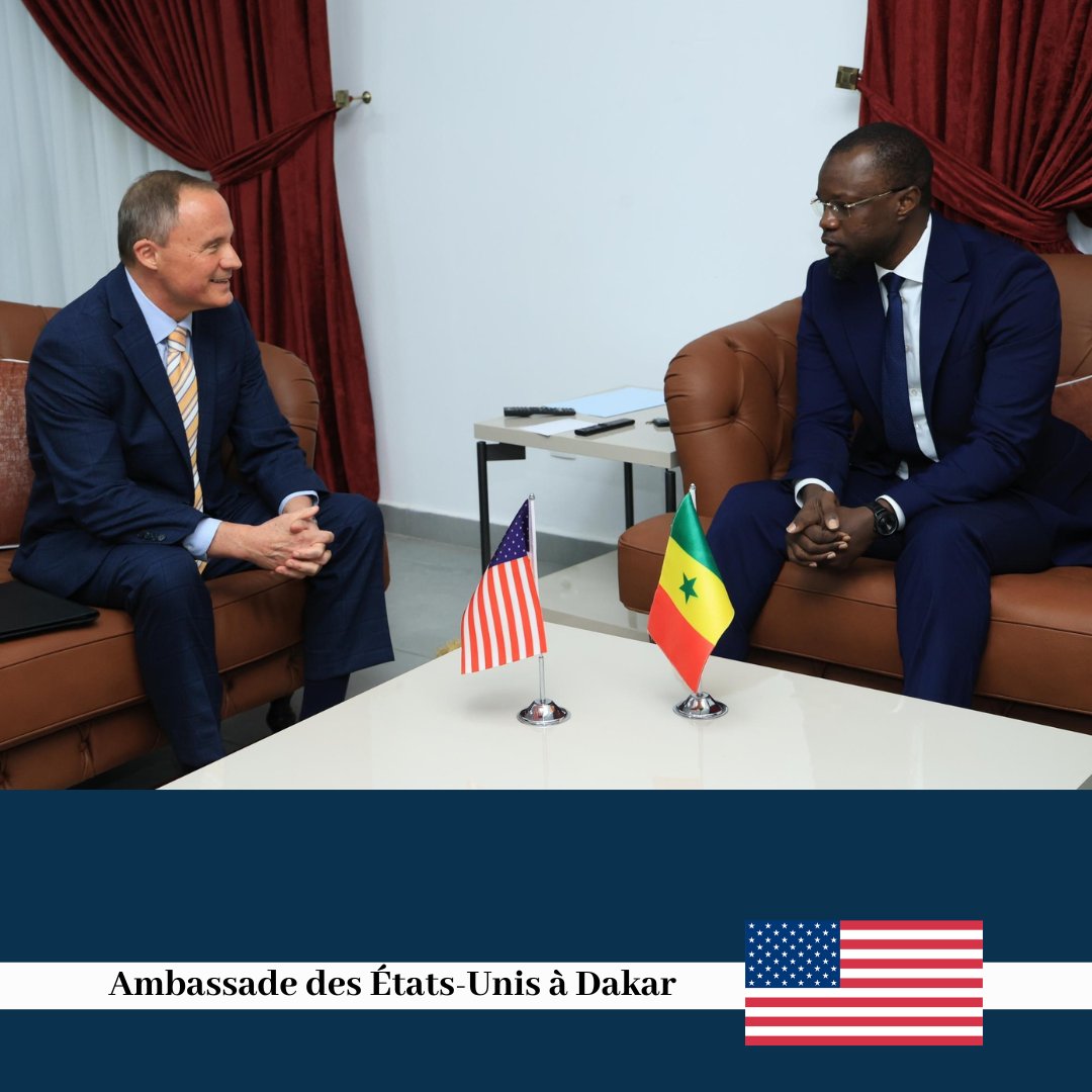 L'ambassadeur Raynor a rencontré le Premier ministre, M. Ousmane Sonko, le 21 mai, pour une discussion chaleureuse et productive sur les différentes façons de renforcer le partenariat entre les États-Unis et le Sénégal. Les États-Unis restent déterminés à travailler avec leurs