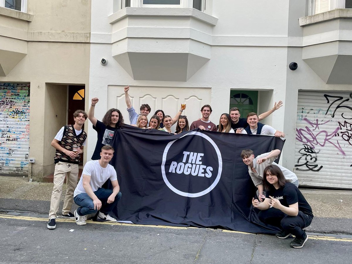 First gig in Brighton ticked off the list, much love to the #roguearmy who came along for it!⚡️

Big thanks to <a href="/ajm_mgmt/">AJM MGMT LTD</a> <a href="/FlipFlop_Music/">FlipFlopRecords</a> #deedsrum <a href="/KyckerMusic/">KYCKER</a> for having us play #AltEscape at #TheMuckyDuckBrighton for @greatescapefest ☀️

#brighton #livemusicbrighton #tge24