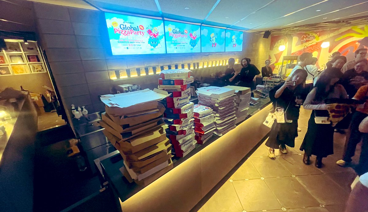 eltociear's tweet image. Global pizza day 
 #PizzaDAO #Bitget #Sarah #Bitcoin