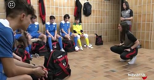 igualdad_na's tweet photo. 📆Hoy, día Internacional del fútbol Femenino. 
📢Desde el INAI queremos homenajear a todas las niñas y mujeres que rompen barreras en este deporte masculinizado. Desde el fútbol base pasando por @Osasuna_fem  entrenadoras como @Cgaton10 y muchas más.
#TantoLogradoTantoPorLograr https://t.co/zVPejxn9eK