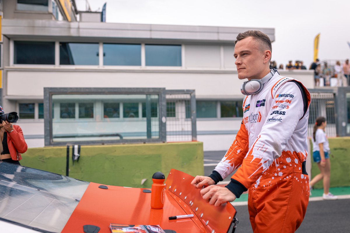 Despite scoring two top-5 finishes in Italy, <a href="/TobiDauenhauer/">Tobias Dauenhauer</a> is disappointed that he wasn’t able to finish on the podium due to an on-track incident with <a href="/LucasLasserre/">Lucas Lasserre</a>.

More below 👇

Link: worldofeuronascar.com/2024/05/22/he-…

📸 <a href="/EuroNASCAR/">NASCAR Euro Series</a> 

#EuroNASCAR #NASCAR #NWES #NASCARGPITA