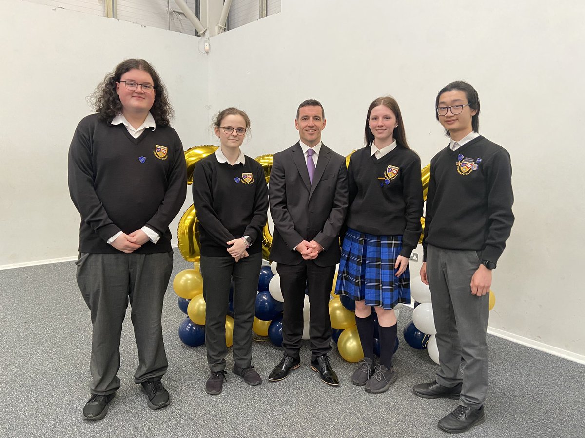 Our old &amp; new School Captains 👏🏻👏🏻 #Teamddletb <a href="/ddletb/">Dublin & Dún Laoghaire ETB</a>