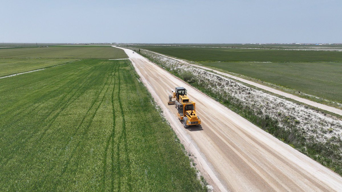 KaratayBelediye's tweet photo. 🚧İlçemizde yol altyapısını güçlendirmek için asfalt seferberliğimizi sürdürüyoruz.

🎤 Hasan Kılca, ❝Yeni asfalt sezonunda da yol çalışmalarımızda yoğun bir iş planını sahada uygulamaya devam ediyoruz.❞

Haberin devamı👇🏻
https://t.co/qCmSZz3bm2 https://t.co/Me5MMcwBFA
