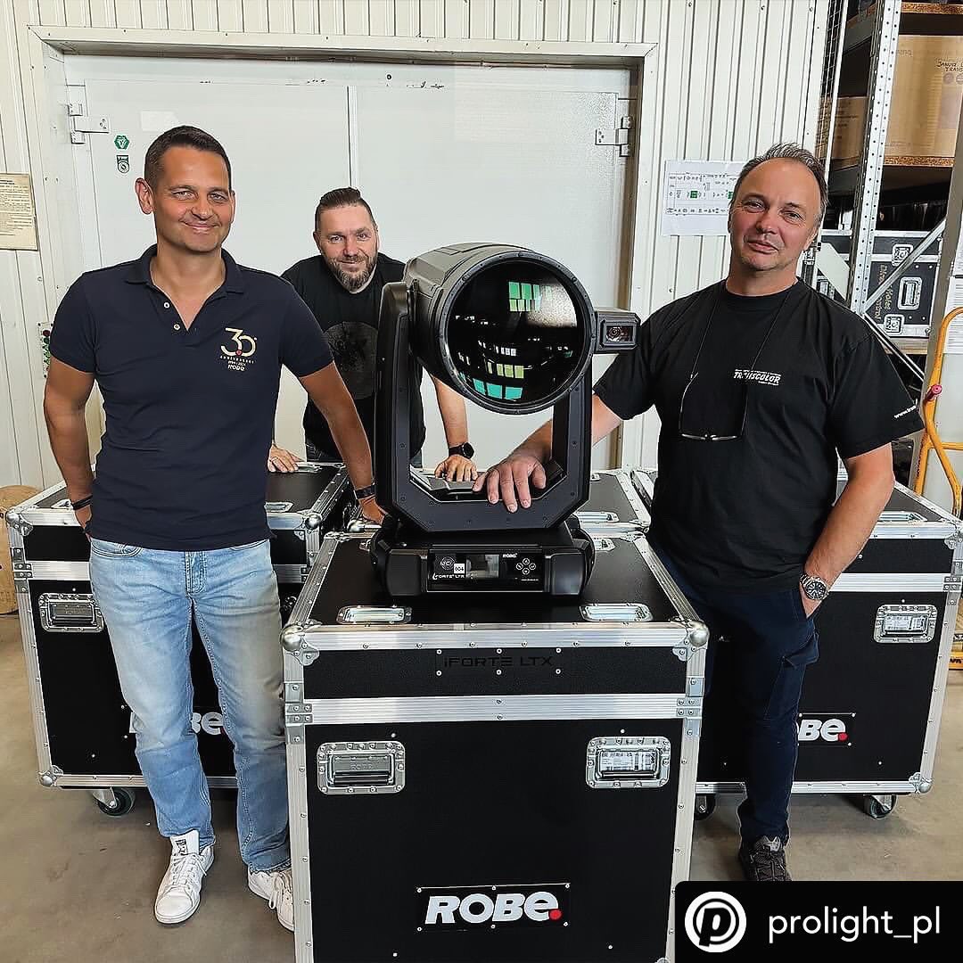 Robelighting's tweet photo. It’s a #NewRobeGear #WarehouseWednesday with new @Robelighting #iBOLT and #iFORTE LTX luminaires arriving at TRANSCOLOR supplied through PROLIGHT.
#robelighting #robeinnovation #transcolor #prolight #lightinglife https://t.co/u8GiGLBQzE
