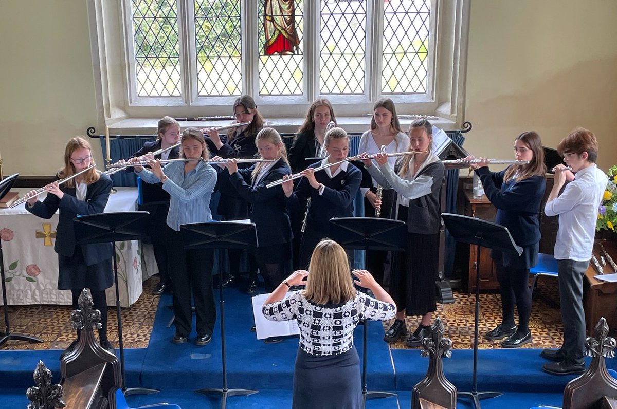 #Summer Open Day on Saturday 15 June from 11 am to 4 pm. #Somerset Flutes and George Evans singer-songwriter will play and free trishaw rides available. Lovely lunches&amp; cakes.
#Free entry    wellsalmshouses.org.uk