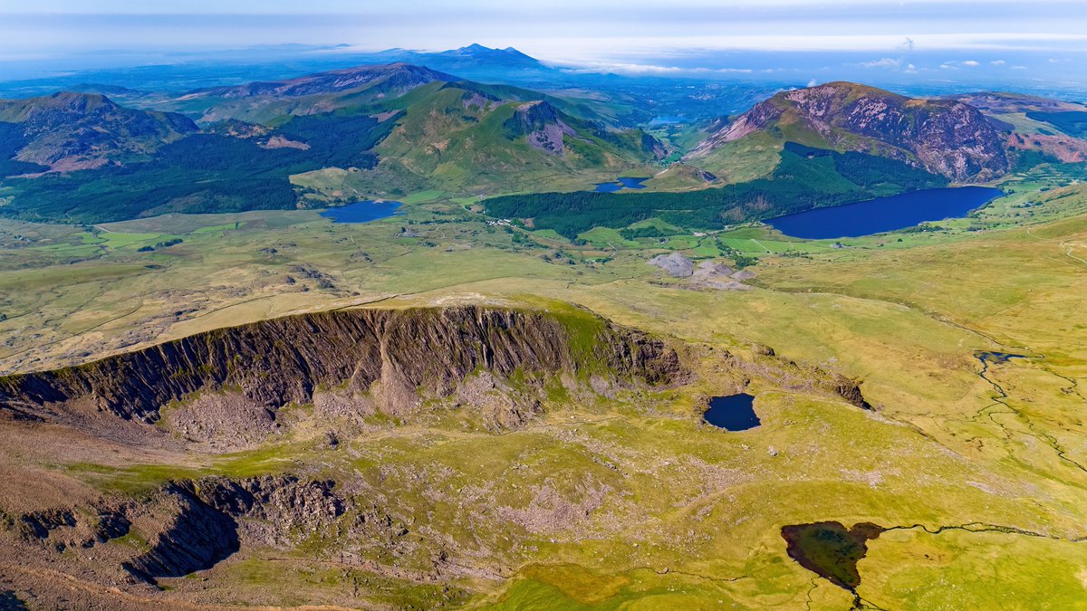 The views don’t get better than this 😍 #Eryri #Snowdonia #YrWyddfa #Snowdon #HeatWave #WalesAdventure #NorthWales #VisitWales