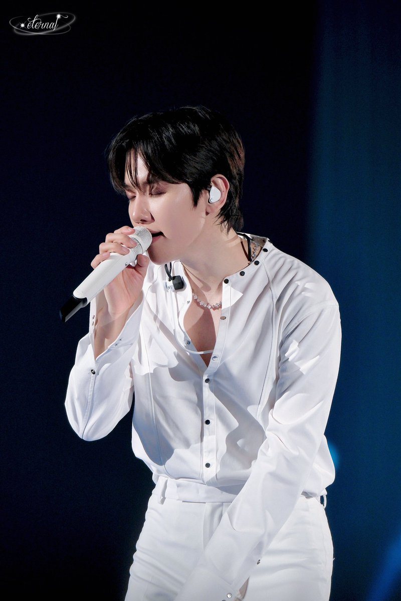 fairytale_56_'s tweet photo. 20240516
“shine forever”
 #백현 #BAEKHYUN
@B_hundred_Hyun https://t.co/xt4RnShBJR