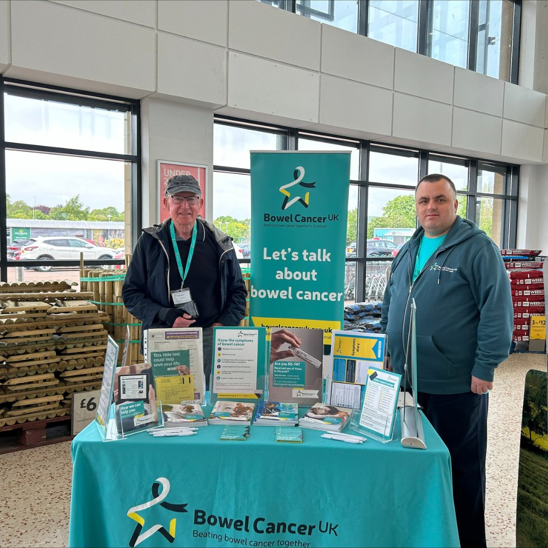 Our wonderful team and volunteers are in Dundee this week! Yesterday we visited a @Morrisons's store and today, we're at The Crescent Community Centre. We're here to raise awareness of #BowelCancer and share our expert information and support services💛 @DundeeCouncil