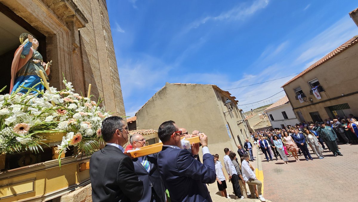 dipualba's tweet image. 🙋🏻‍♂️@santicenizate no ha faltado a su cita con #Higueruela por #SantaQuiteria

Con @valera_fran y @Pilarcallado ha felicitado a la alcaldesa, Isabel Mtnz, por unas fiestas ejemplo de cómo cuidar tradiciones abre puertas a visitantes y a nuevas oportunidades

goo.su/VzDoF