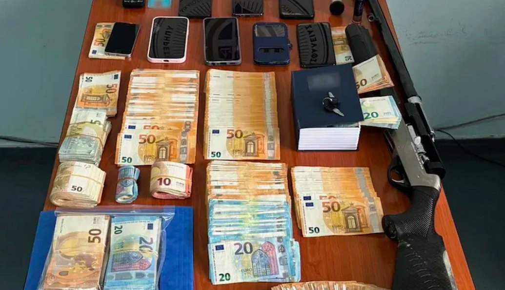 #Chalkida: #tax officials had set up a #criminal organization – The #director and four #employees were #handcuffed
en.protothema.gr/chalkida-tax-o…