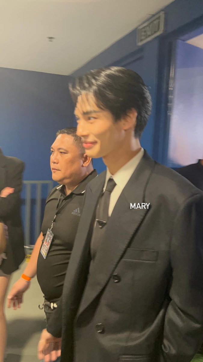 mary_brightwin's tweet photo. OMG MY ATE FROM COLLEGE SENT ME PHOTOS OF WIN FROM MS.UNIVERSE COS SHE’S A MAKE-UP ARTIST THERE 😍😍😍😍😍😍😍

#winmetawin @winmetawin https://t.co/TTXrI5SNkx