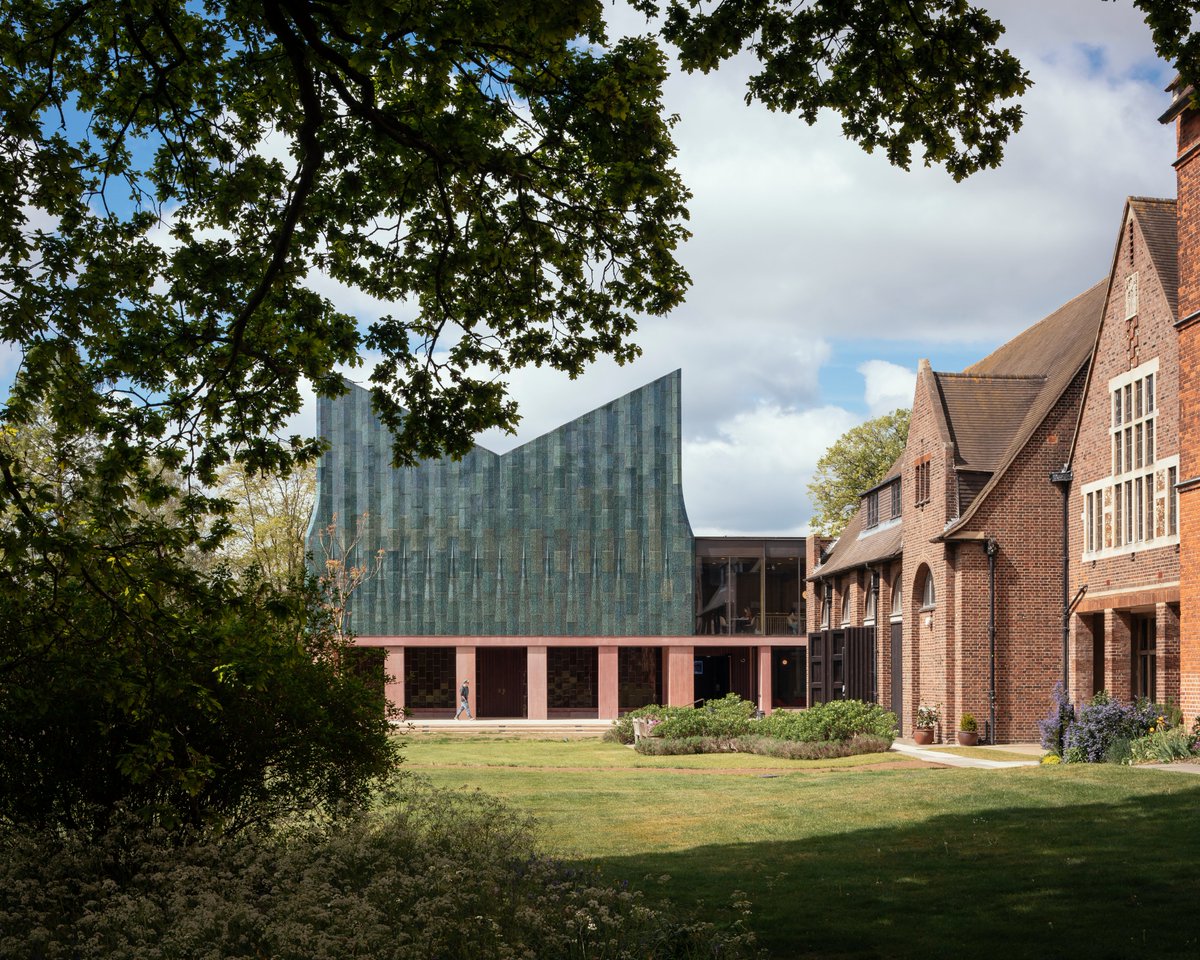 Homerton Dining Hall wins architectural prize homerton.cam.ac.uk/homersphere/ne…