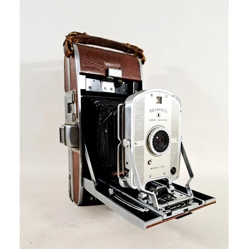 Polaroid Land Camera 95 B #Vintage 50s Mid Century #etsy #EtsyRetweeter #EtsySeller #shopsmall #VintageEtsy @SGH_RTs @blazedrts @SpxcRTS
@etsypro @EtsySocial @DripRT #etsystore #starseller #FestiveEtsyFinds

hobbithouse.etsy.com/listing/164897…