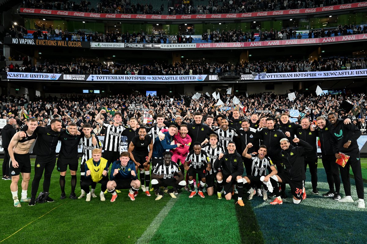 United in Australia. 🇦🇺🖤🤍 Thank you for your wonderful support at the MCG today! 🙌