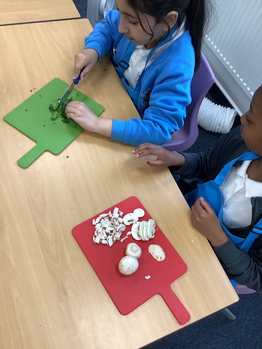<a href="/GaskellDt/">Gaskell DT</a> <a href="/GaskellPrimary/">Gaskell Primary School</a> 4H loved preparing their bolognese sauce.
